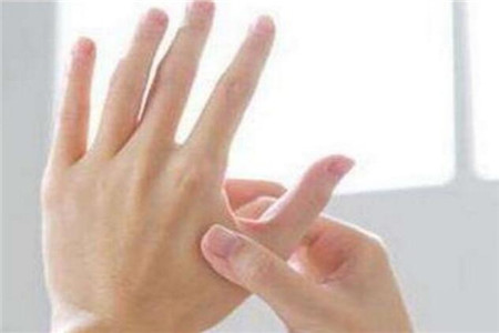 手经常发麻的原因是什么？